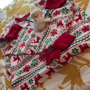 🎅🏼🎅🏼One piece Holiday Pajamas, Size Kids 5/6